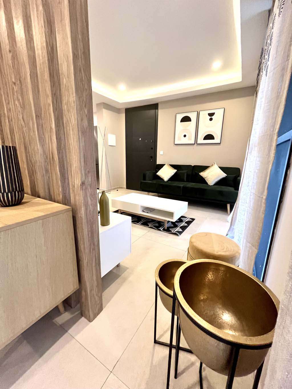 Classy studio open plan