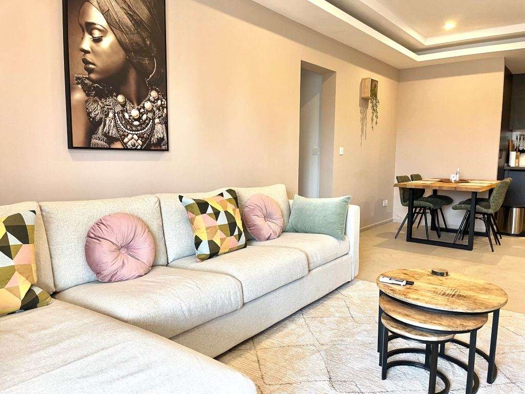 912 living area