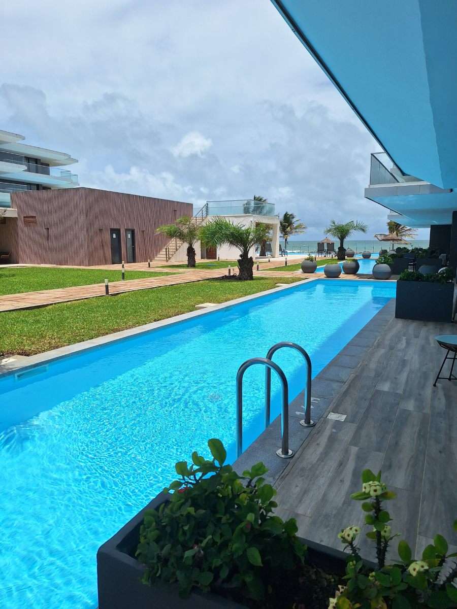 403 the swim up pool
