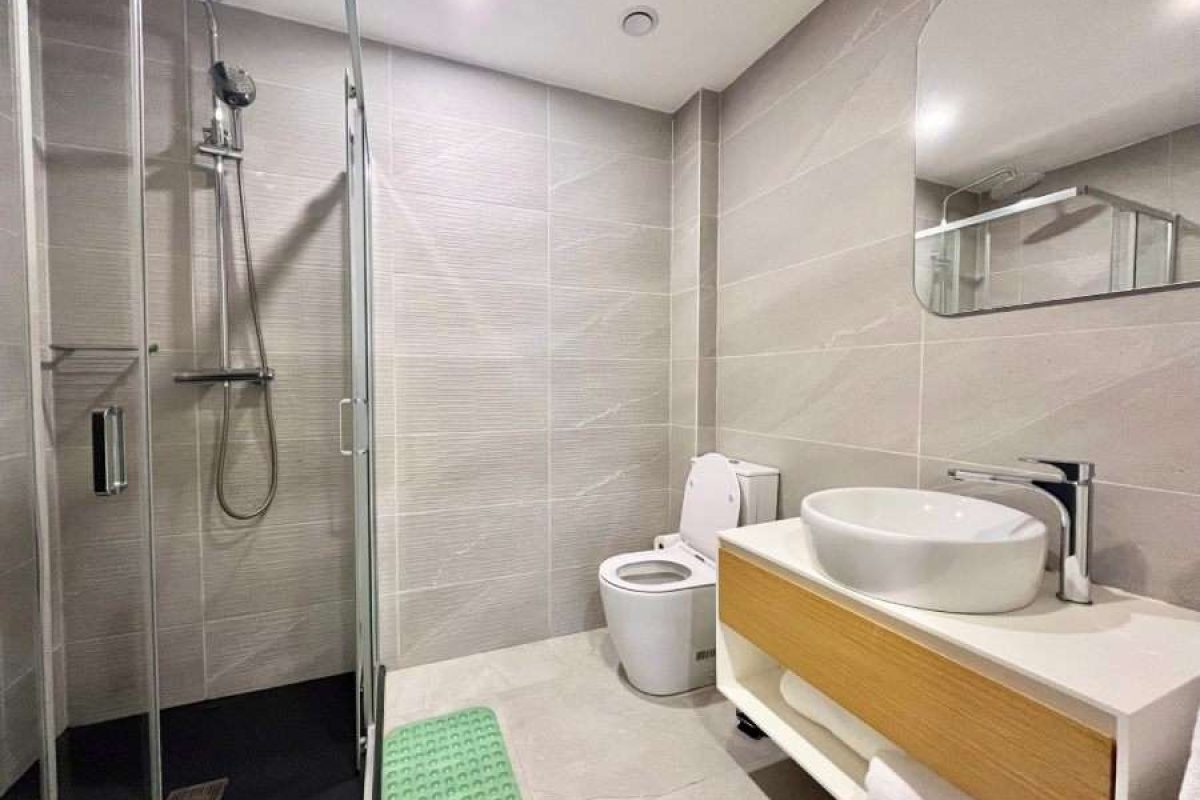 1013 bathroom