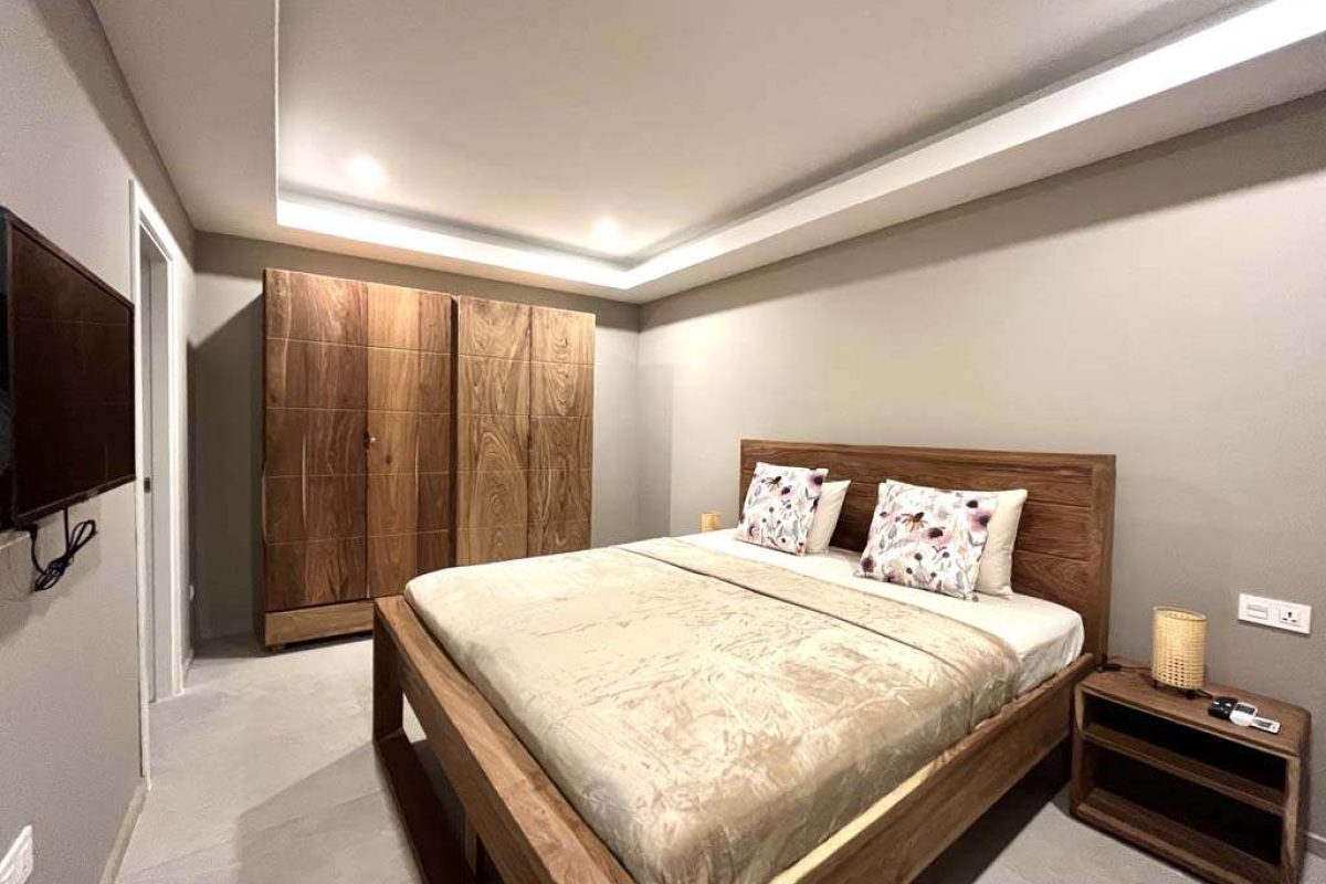 1015 master bedroom