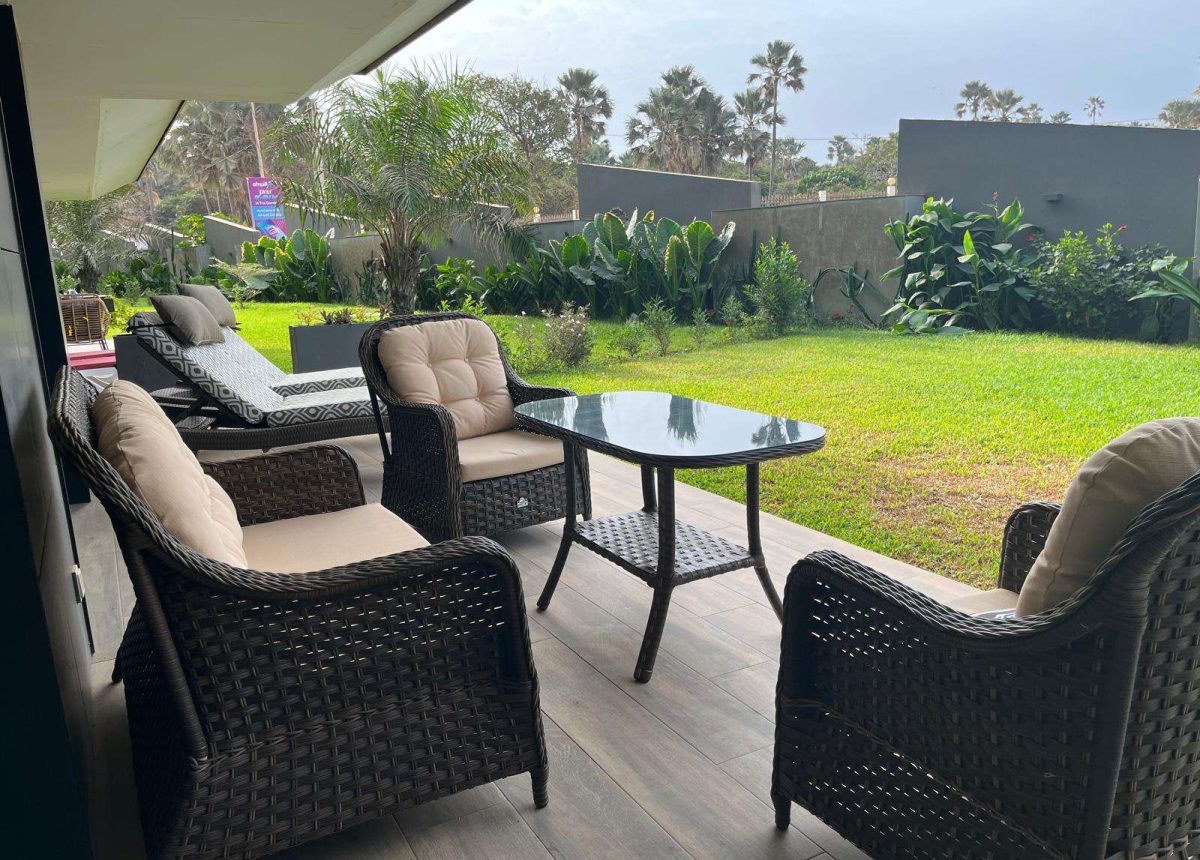 1102 - the terrace with garden