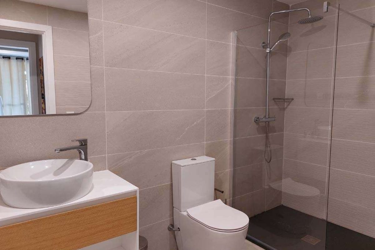 304 - bathroom