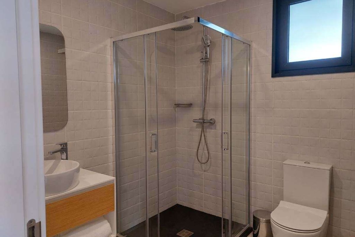 305 - bathroom