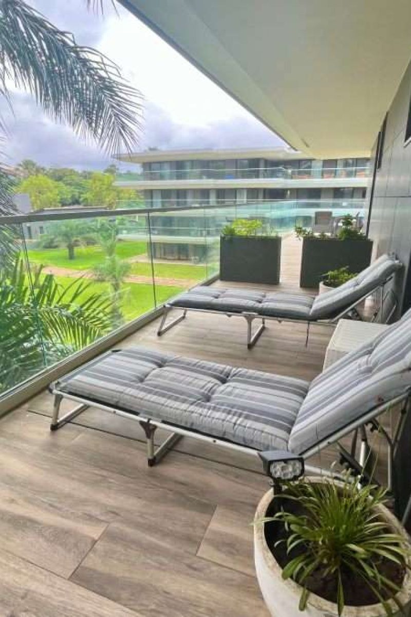 310 le balcon