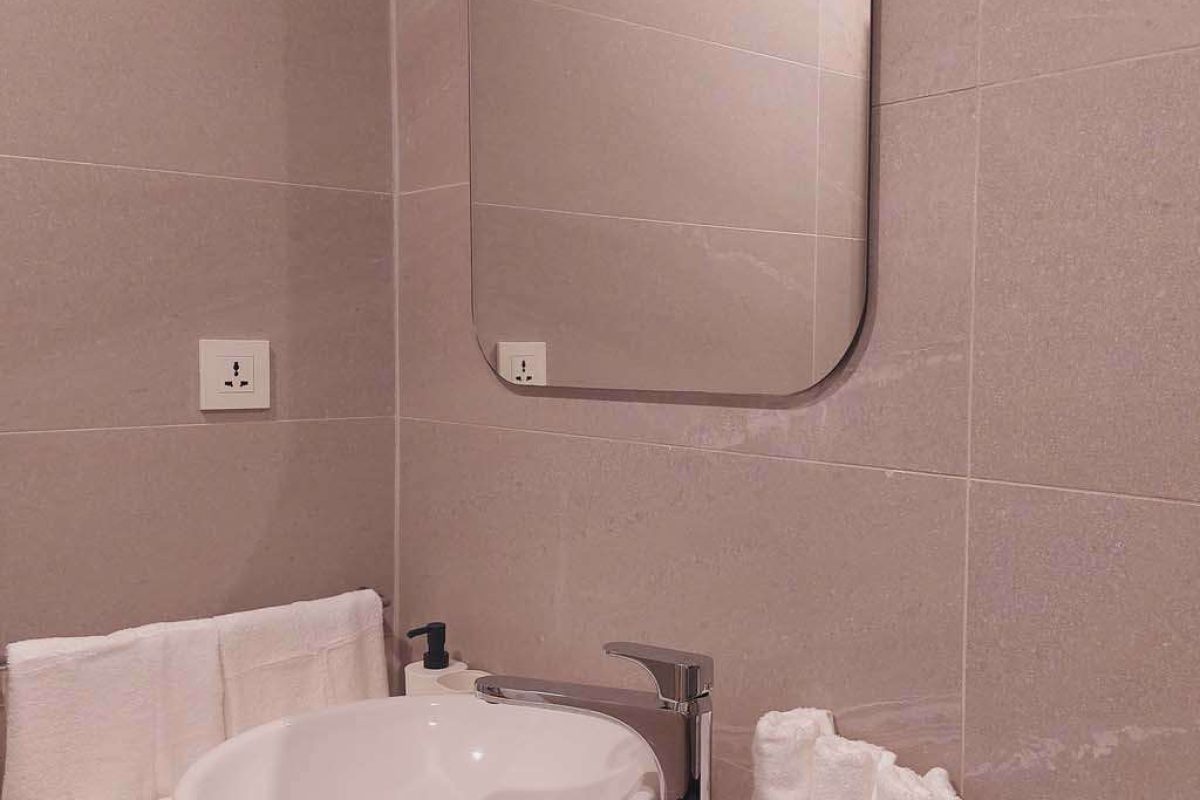 312 - bathroom