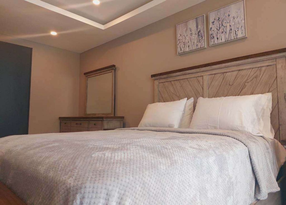 312 - spacious bedroom