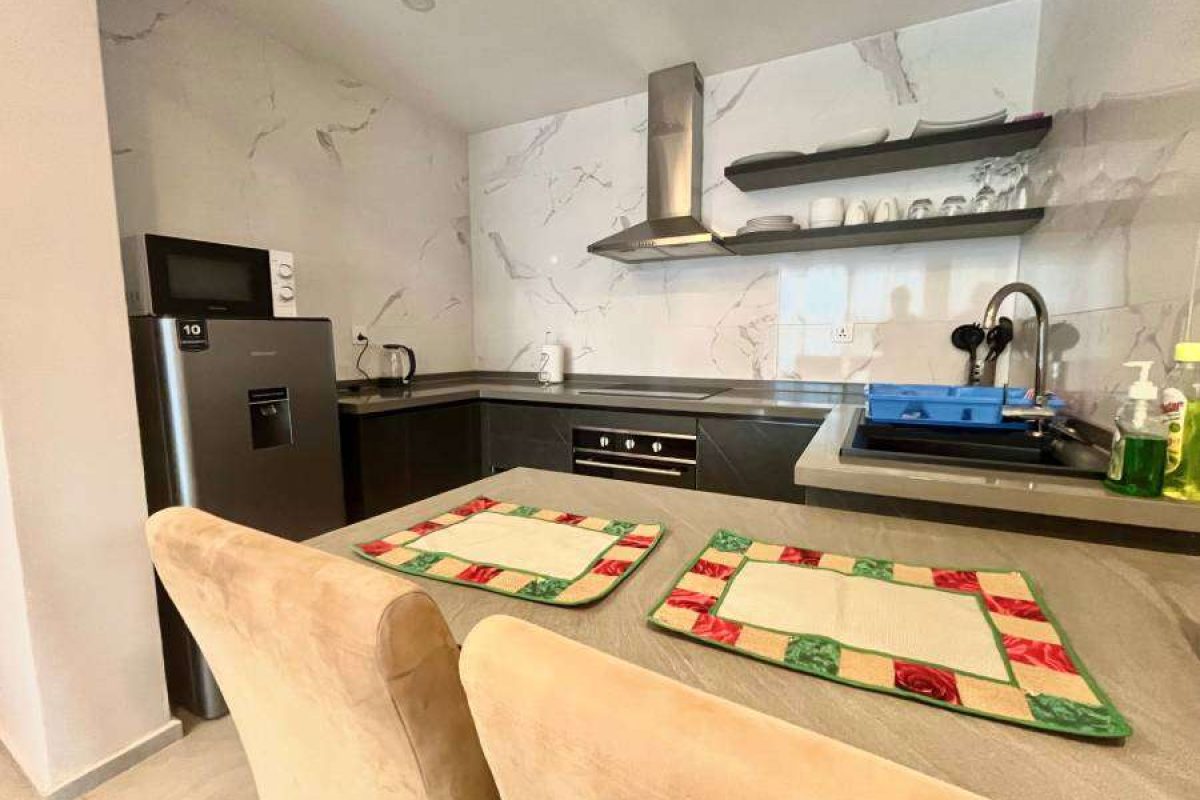 313 - kitchen area