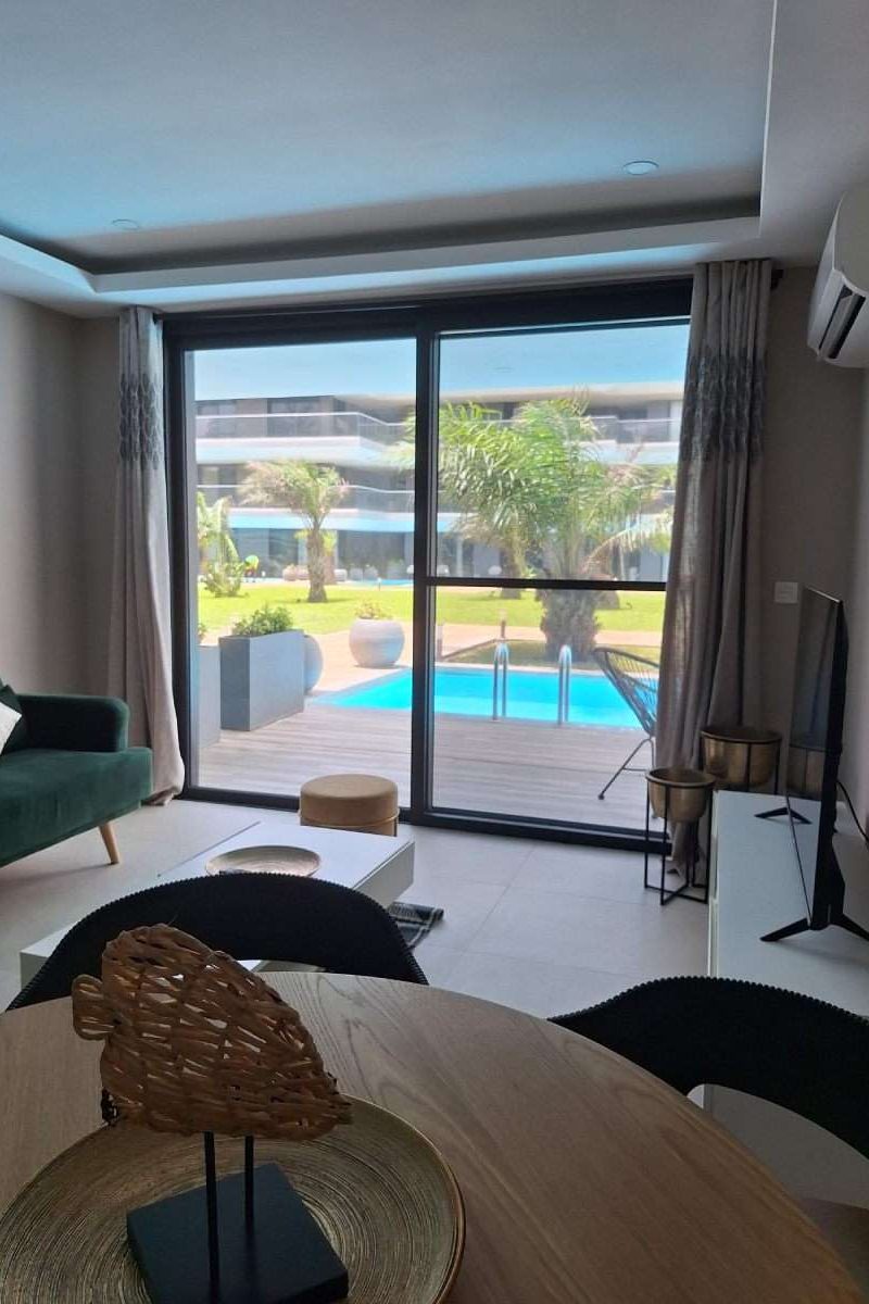 403 - living room with terrace and swim up pool