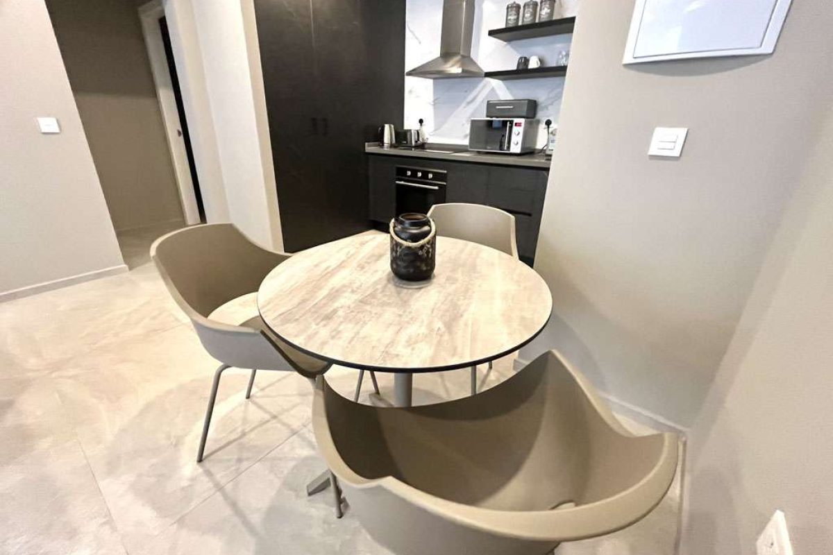 406 dining area