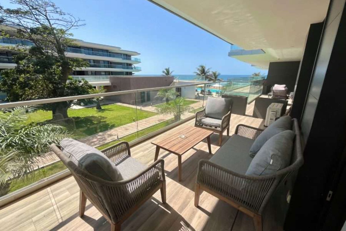 407 - the balcony vistas (1)