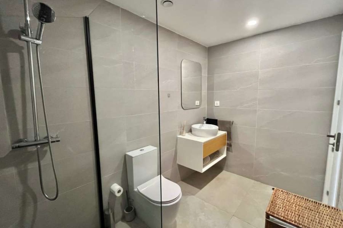 411 - bathroom