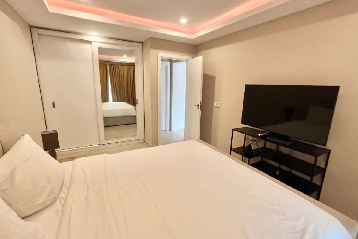 411 - the bedroom