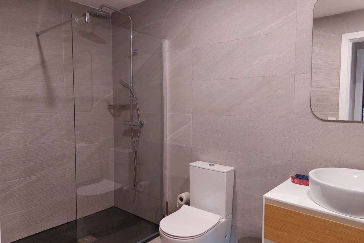 415 - bathroom