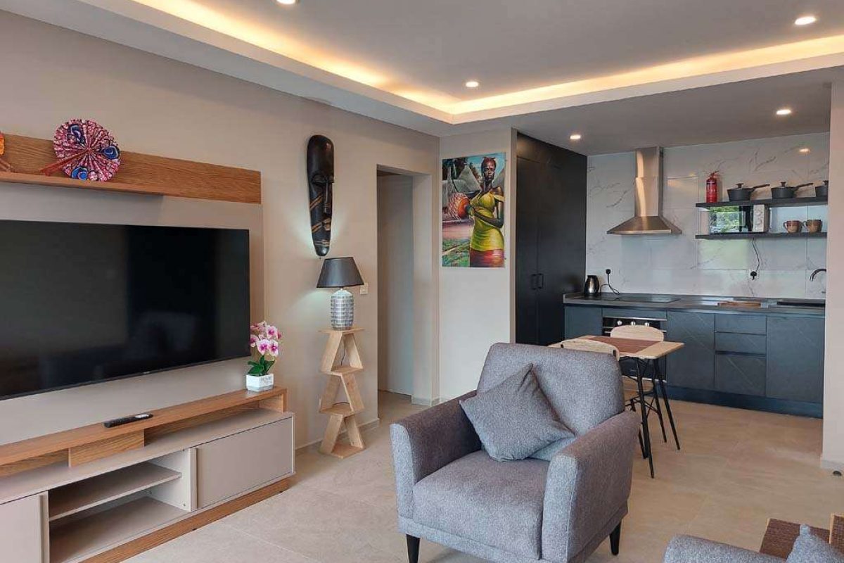 415 - relax in the open plan area