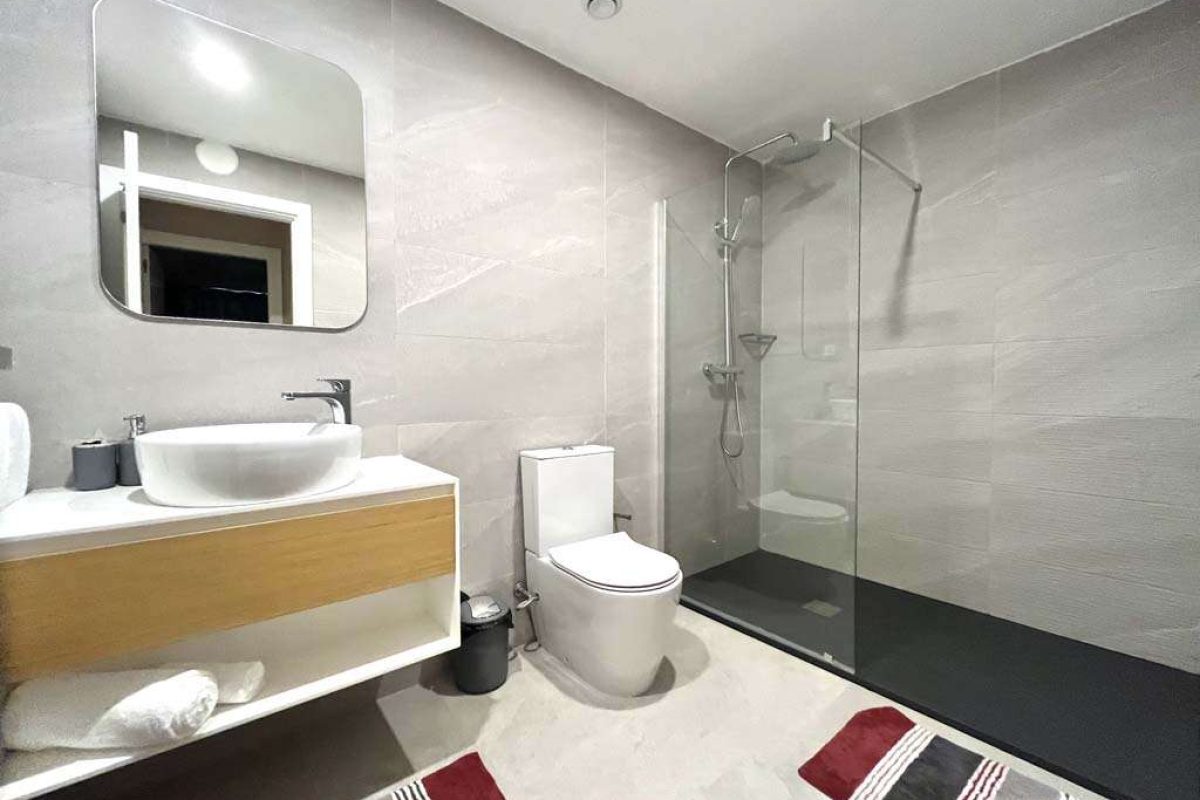 416 - bathroom