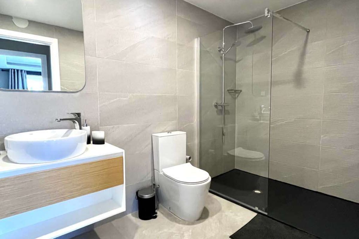512 bathroom