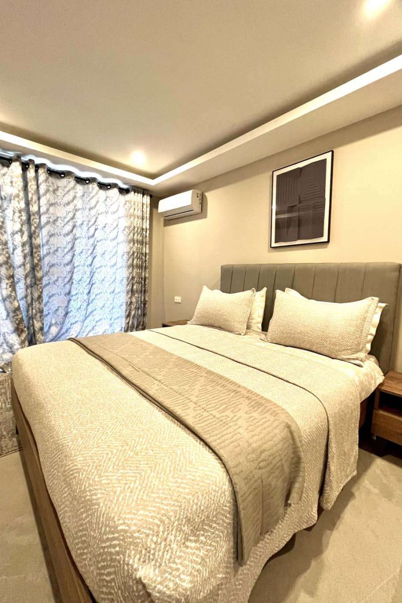 606 - bedroom