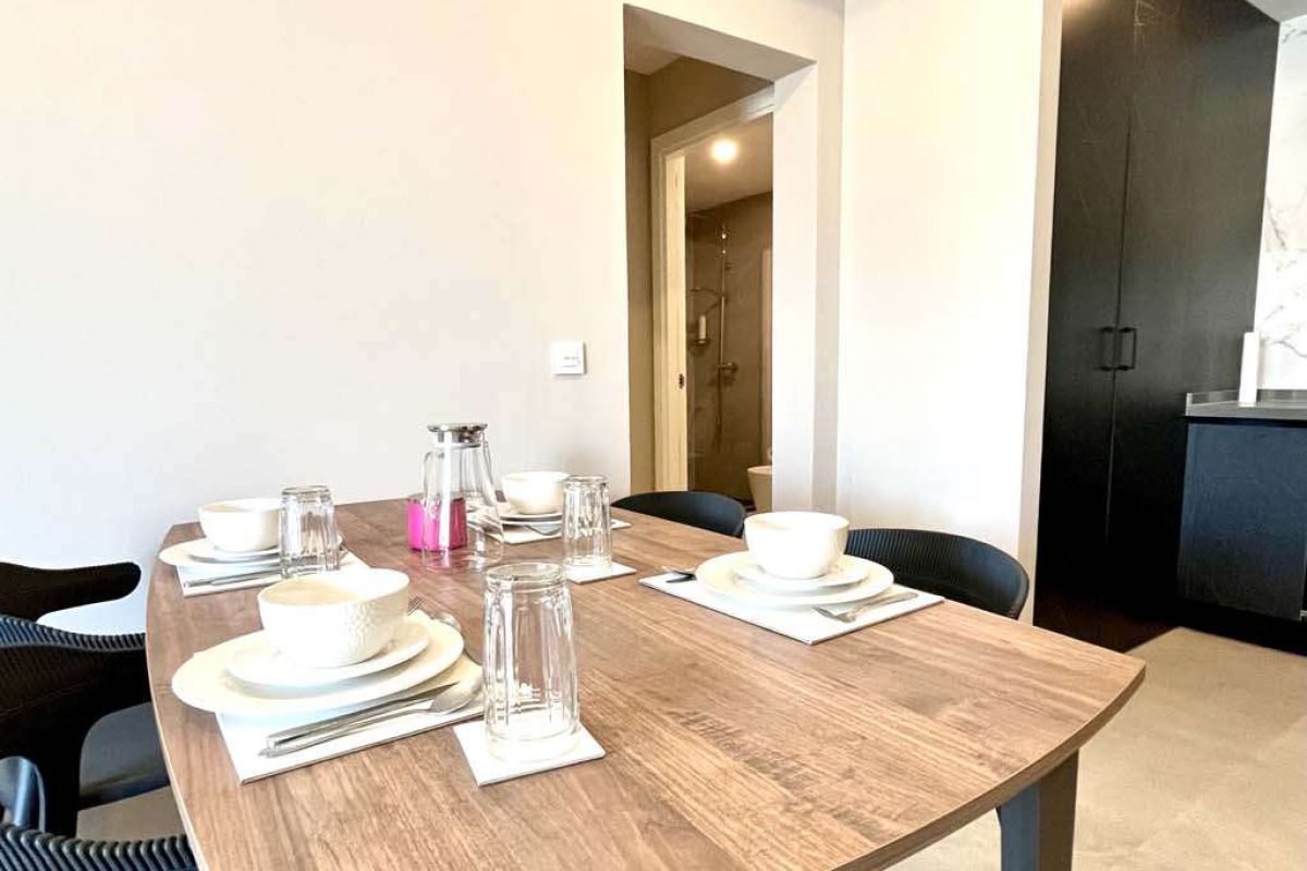 606 - dining area