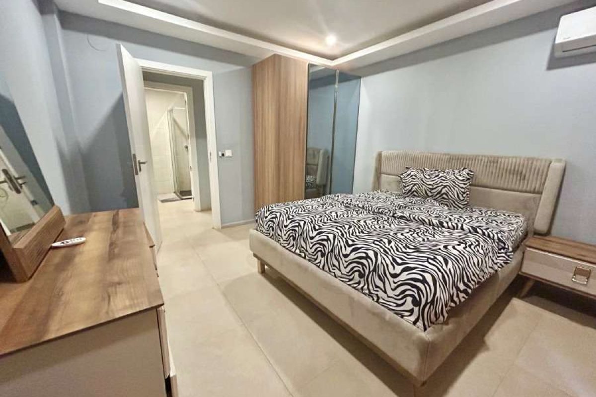 803 - bedroom -