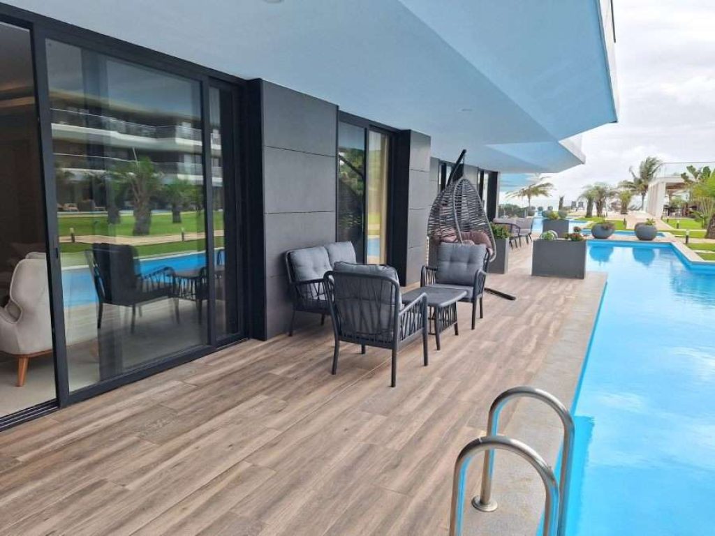 803 terras en zwembad