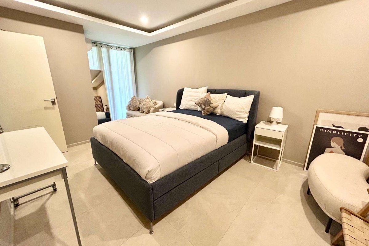 804 master bedroom