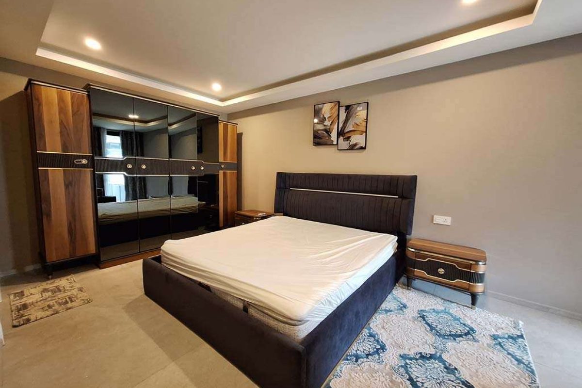 807 master bedroom