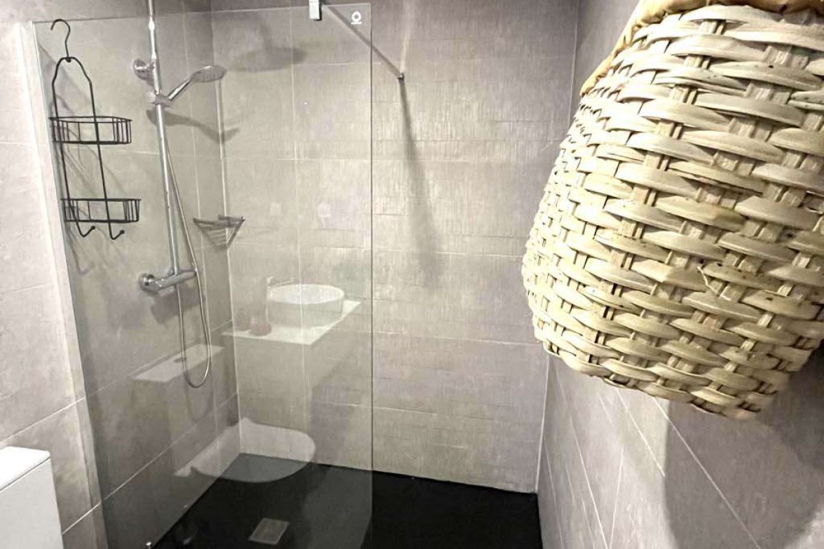 815 - bathroom