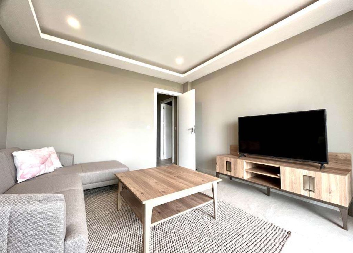 815 - tv room