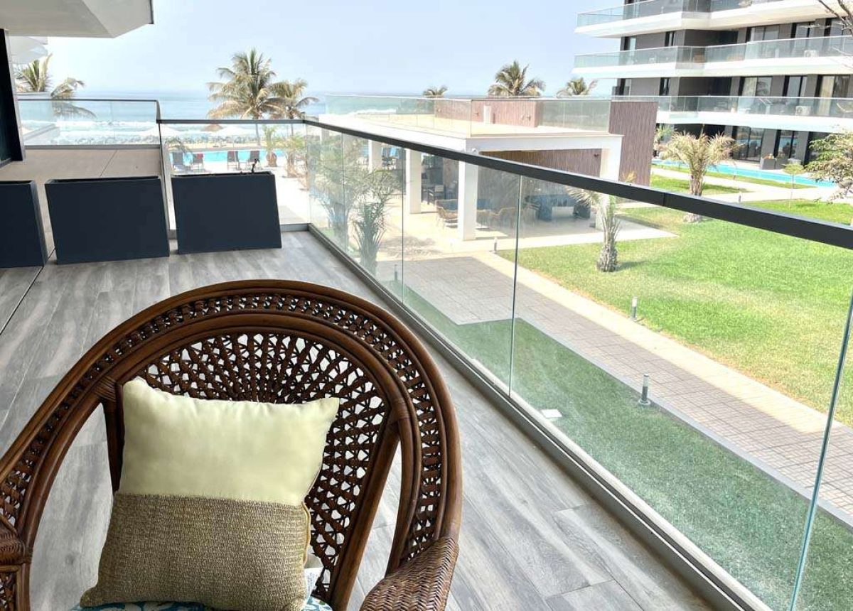 907 - balcony