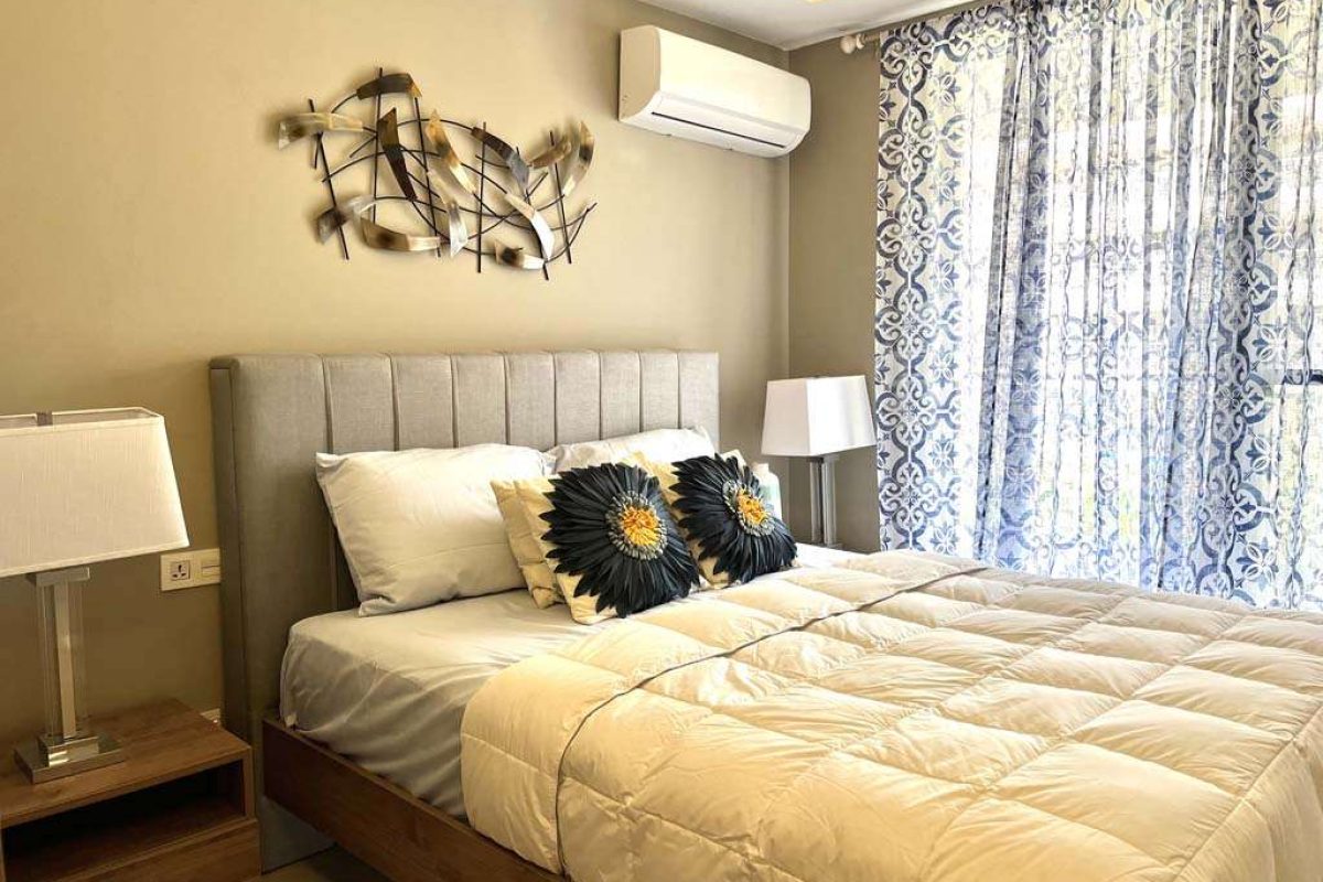 907 bedroom