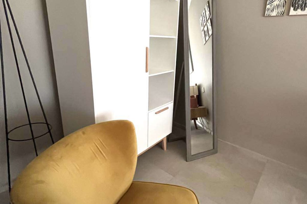 Classy large 1 bed - wardrobe