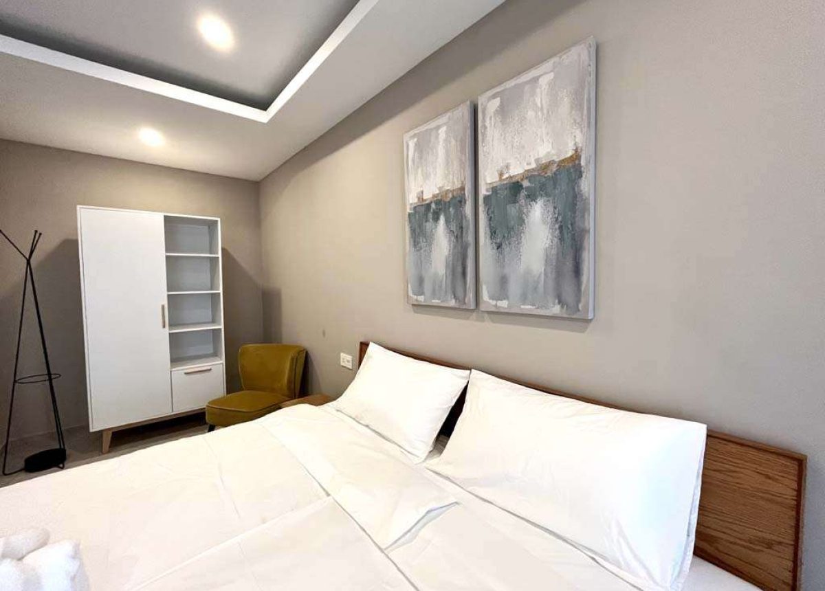 OM - bedroom
