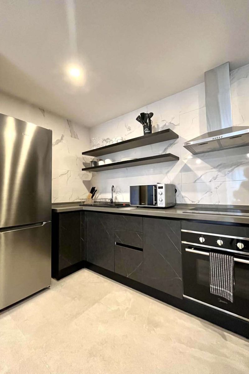 OM - open plan kitchen